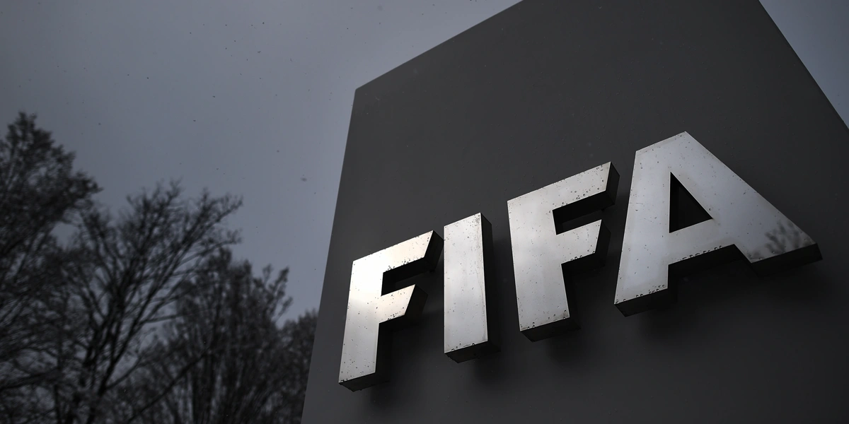 FIFA Siapkan Aturan Baru Usai Insiden Vinicius Jr., Larangan Menutup Mulut Saat Bertanding